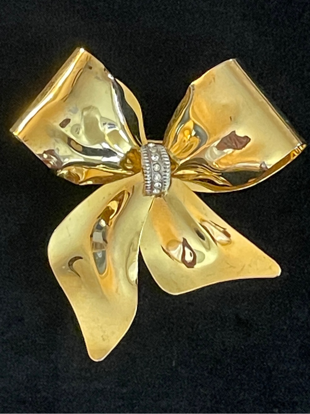 Vintage Gold Bow Statement Brooch - Elegant Floral Ribbon Pin!